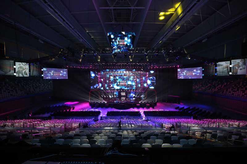 上海风尚大典舞台小猪视频官网下载 上海2015ELLE风尚大典舞台小猪视频官网下载